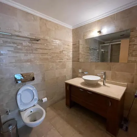 Gold Anna Apartment *